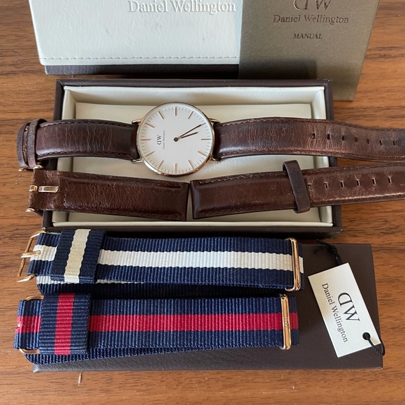 Daniel Wellington Classic Bristol 36mm with 3 sets of authentic watch bands +box - Picture 3 of 4